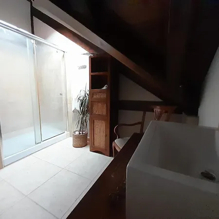 Beautiful 5-bed In וילה *