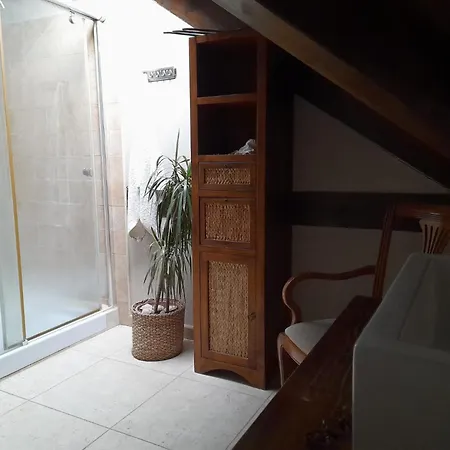 Beautiful 5-bed In Villanovilla